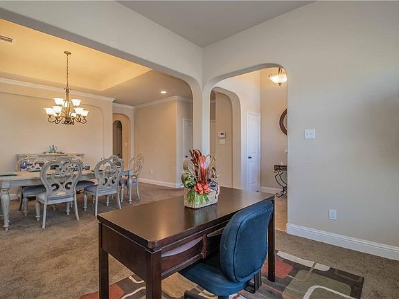 5th image of 617 Ravenwood Dr