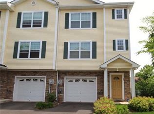 27 Ronald Dr, Somerset, NJ 08873