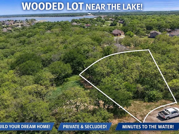 26 Alegro Ct Unit 2, Runaway Bay, TX 76426