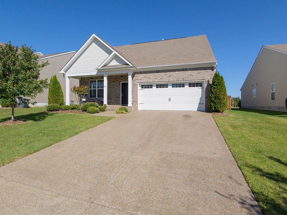 1st image of 1845 Looking Glass Ln