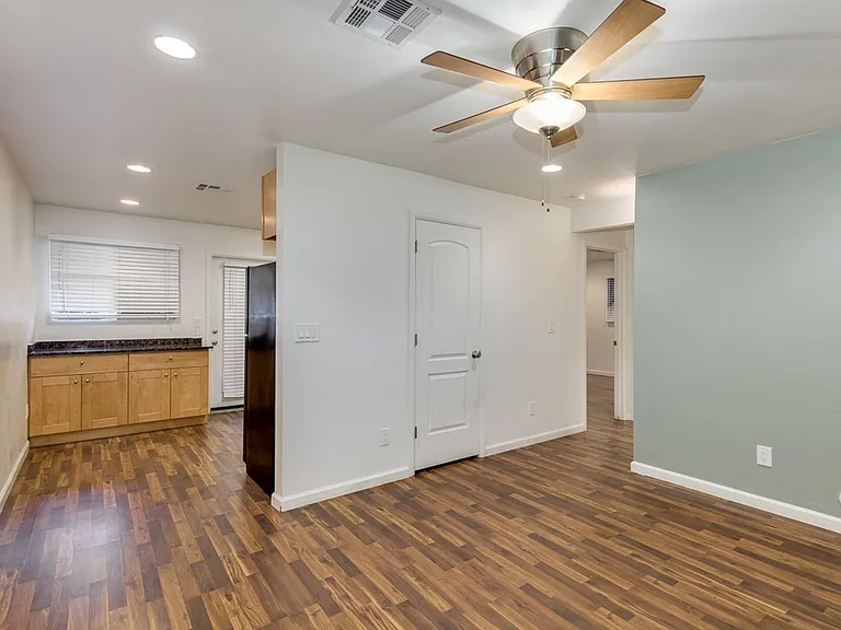 22nd Street Apartments 3007 — Photo 2