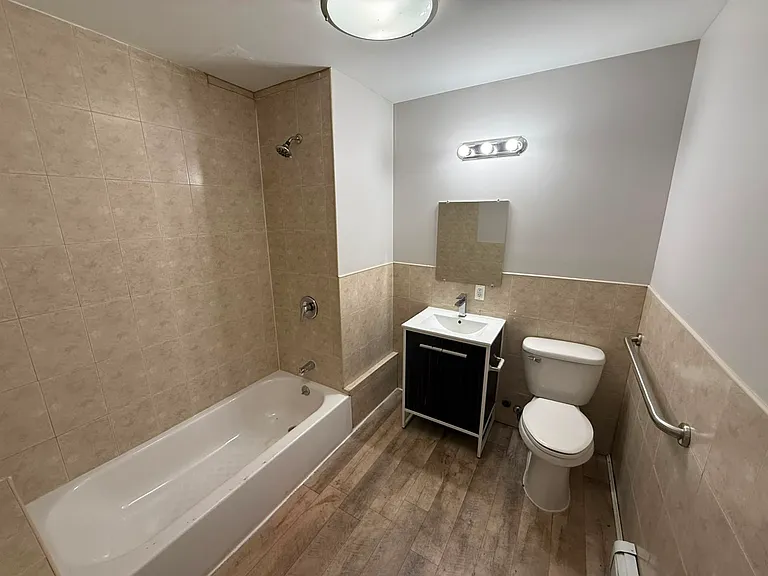 22 Emory St #14E — Photo 9