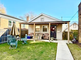 1925 Hartrey Ave, Evanston, IL 60201