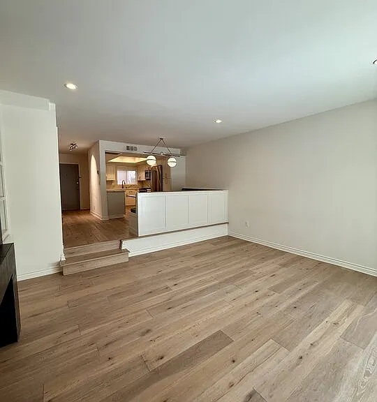 853 Larrabee St #6 — Photo 25