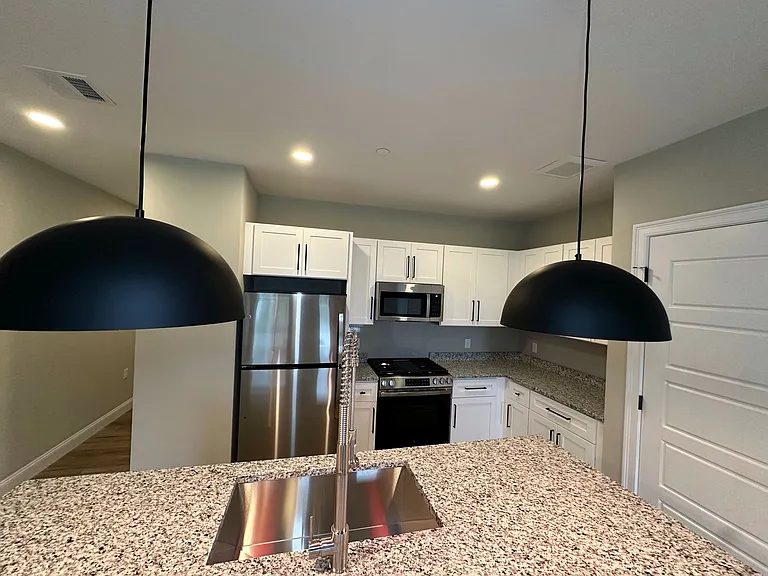 Central @ Waterford Woods — Photo 48