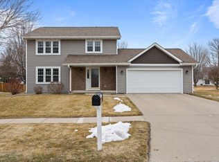5321 Norris St, Ames, IA 50014