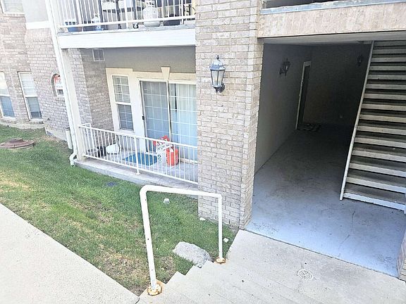 2nd image of 405 Belmont Pl Unit 150