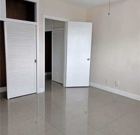 4th image of 1021 Crystal Lake Dr APT 107