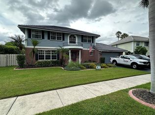 900 Altavista Ter, Davie, FL 33325