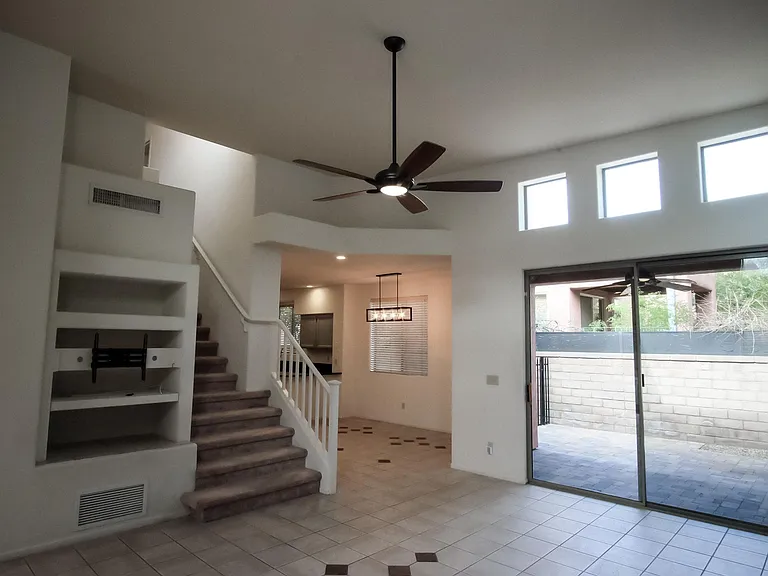 5237 E Calle Vista De Colores — Photo 4
