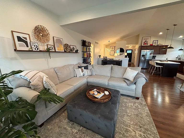 7424 Hometown Ct SE — Photo 1