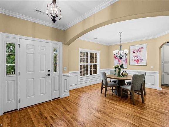 4th image of 4898 Forest Oaks Dr