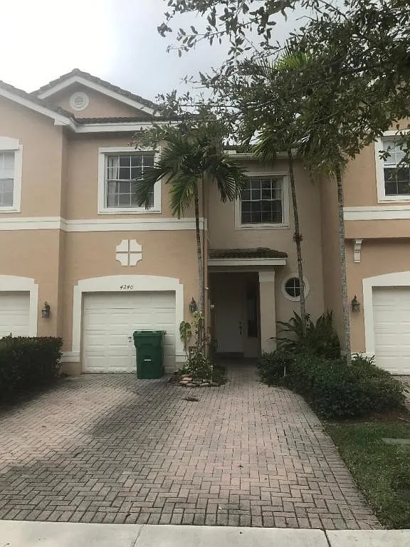 4240 sw 125 — Photo 4