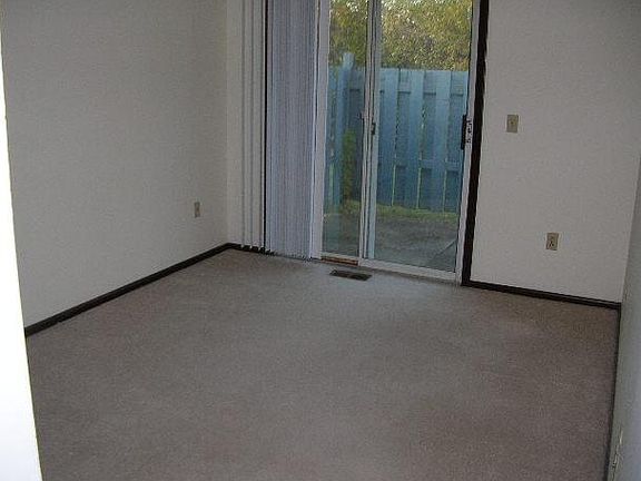 3rd image of 7613 Essington Cir