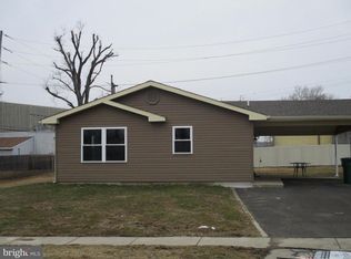 109 Border Rock Rd, Levittown, PA 19057