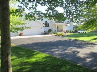 1213 Harbor Lights Rd, Suamico, WI 54173