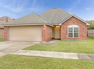 508 Wisteria Bend Cir, Carencro, LA 70520