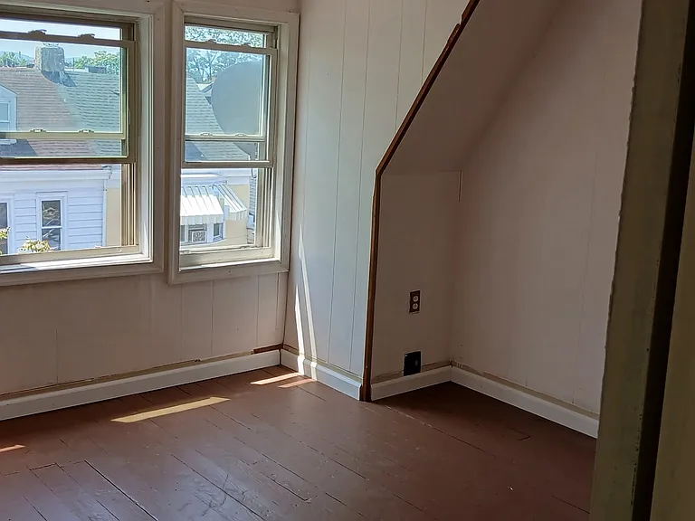1035 Washington St — Photo 38