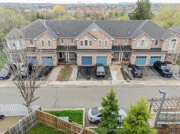 21 Eastview Gate #20, Brampton, ON L6P 1P6