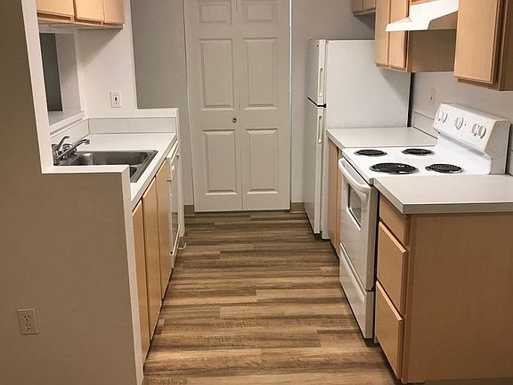 4th image of 3007 Borst Ave APT D8