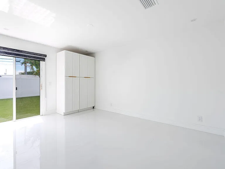 626 NW 7th St — Photo 19