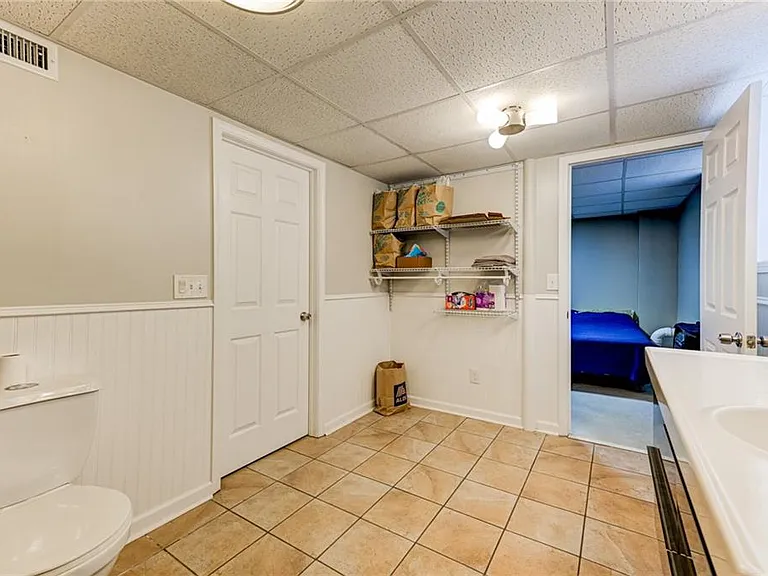 2423 Woodacres Rd NE — Photo 24