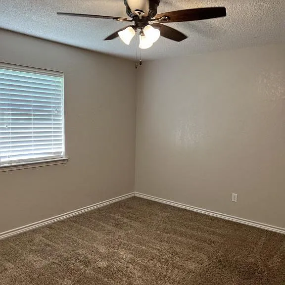 320 Jean Dr — Photo 7