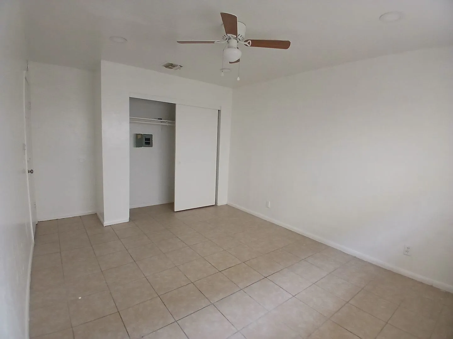 162 W. Alamo St. — Photo 4