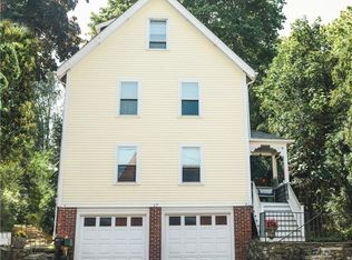 17 Bayview Ave #1, Stonington, CT 06378