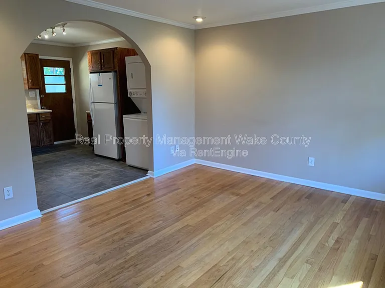 806 Chamberlain St — Photo 5