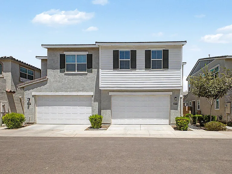 2771 S Chippewa Dr — Photo 2