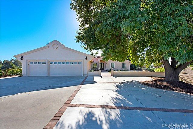 1st image of 40150 Paseo Sereno