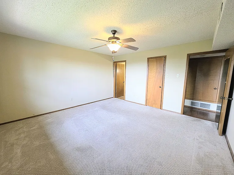 210 Carl Dr #B6 — Photo 10