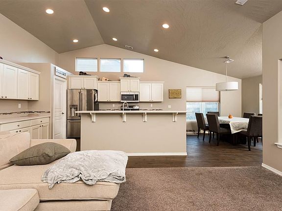 3rd image of 2863 S Hartford Place