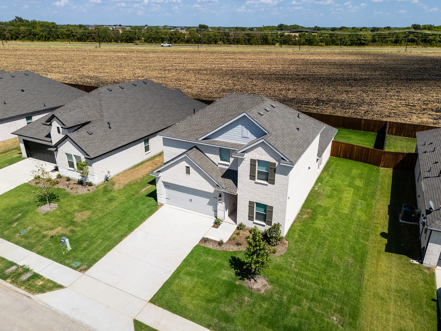 5 bed, 2659 sqft, $2,600 — Photo 3