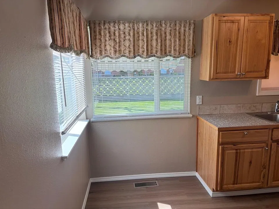 220 N 37th Ave #220