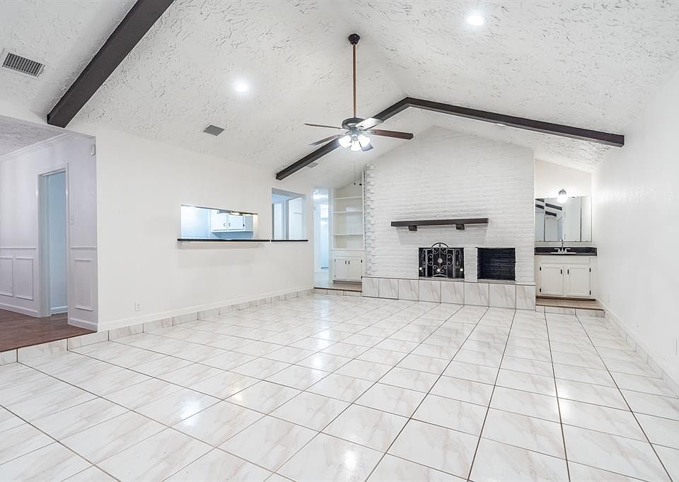 1st image of 6926 Desert Rose Ln