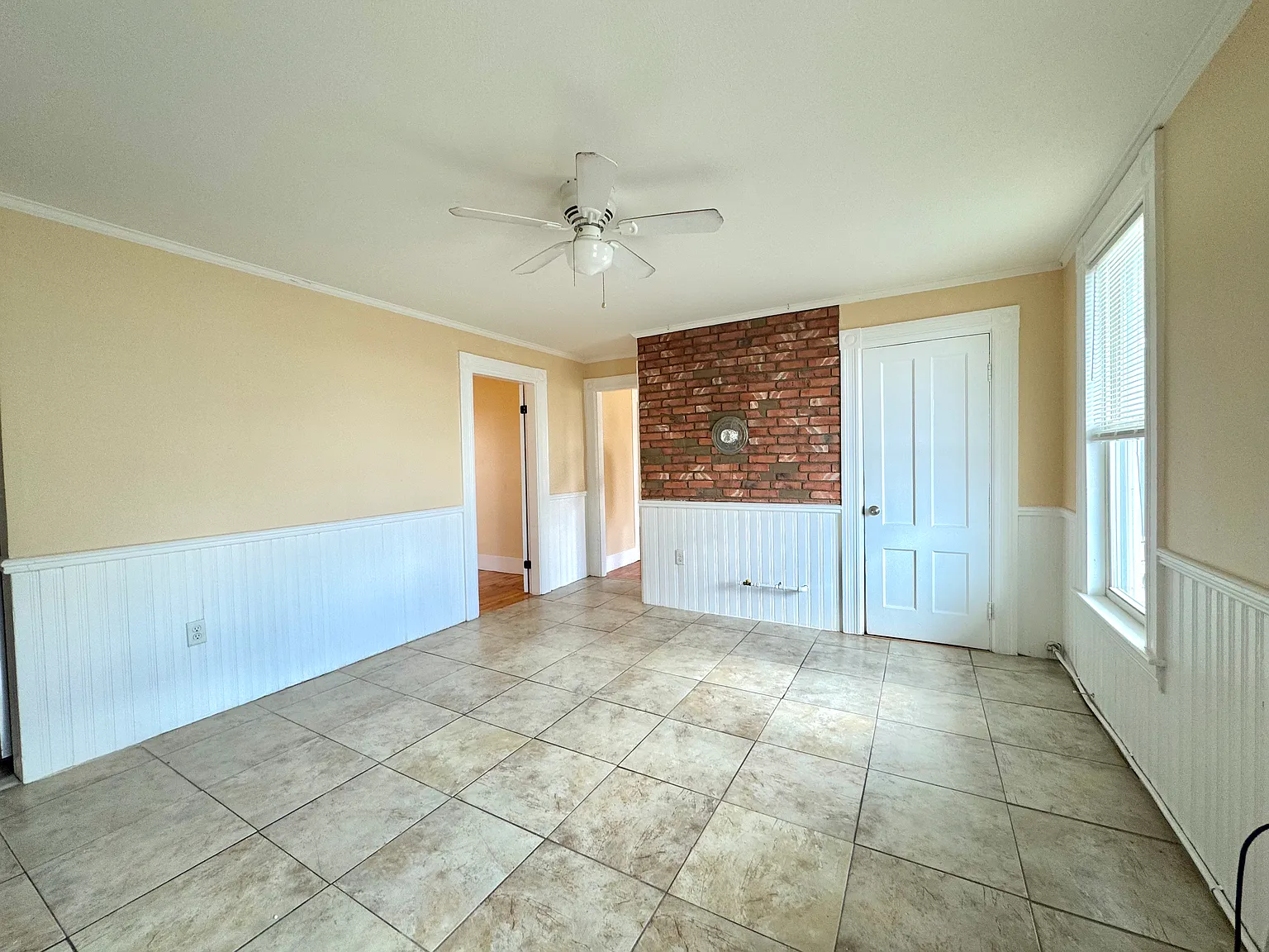3 bed, 1511 sqft, $1,900 — Photo 2