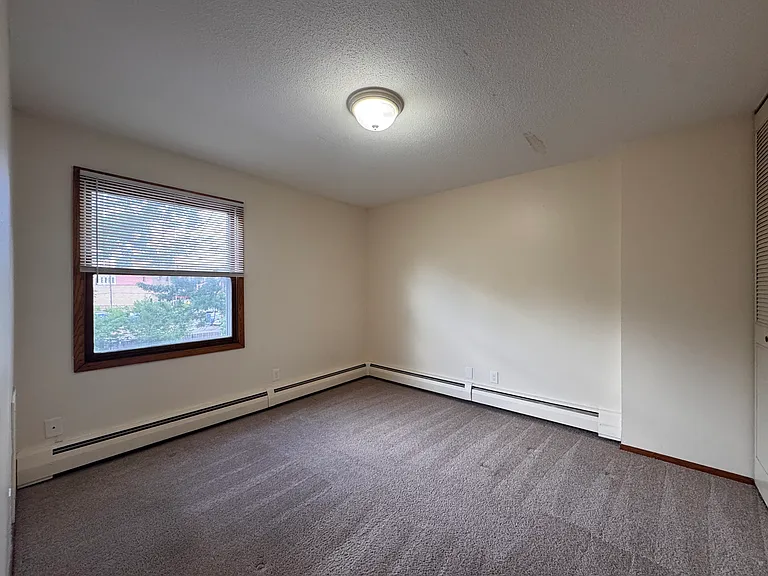 401 9th St SE — Photo 32