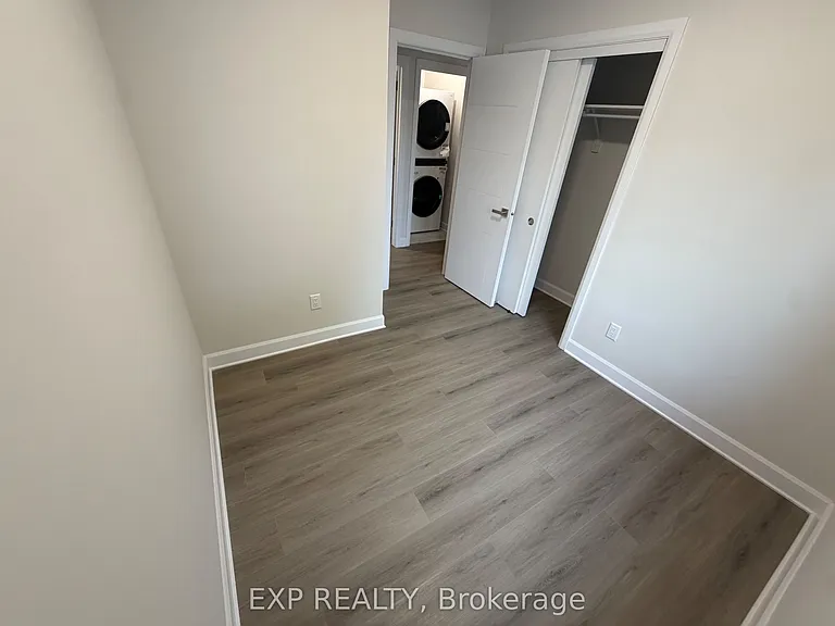 258 Montfort St — Photo 11