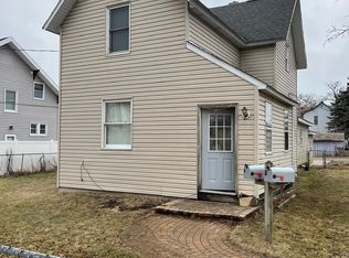 1050 1/2 9th St, Beloit, WI 53511