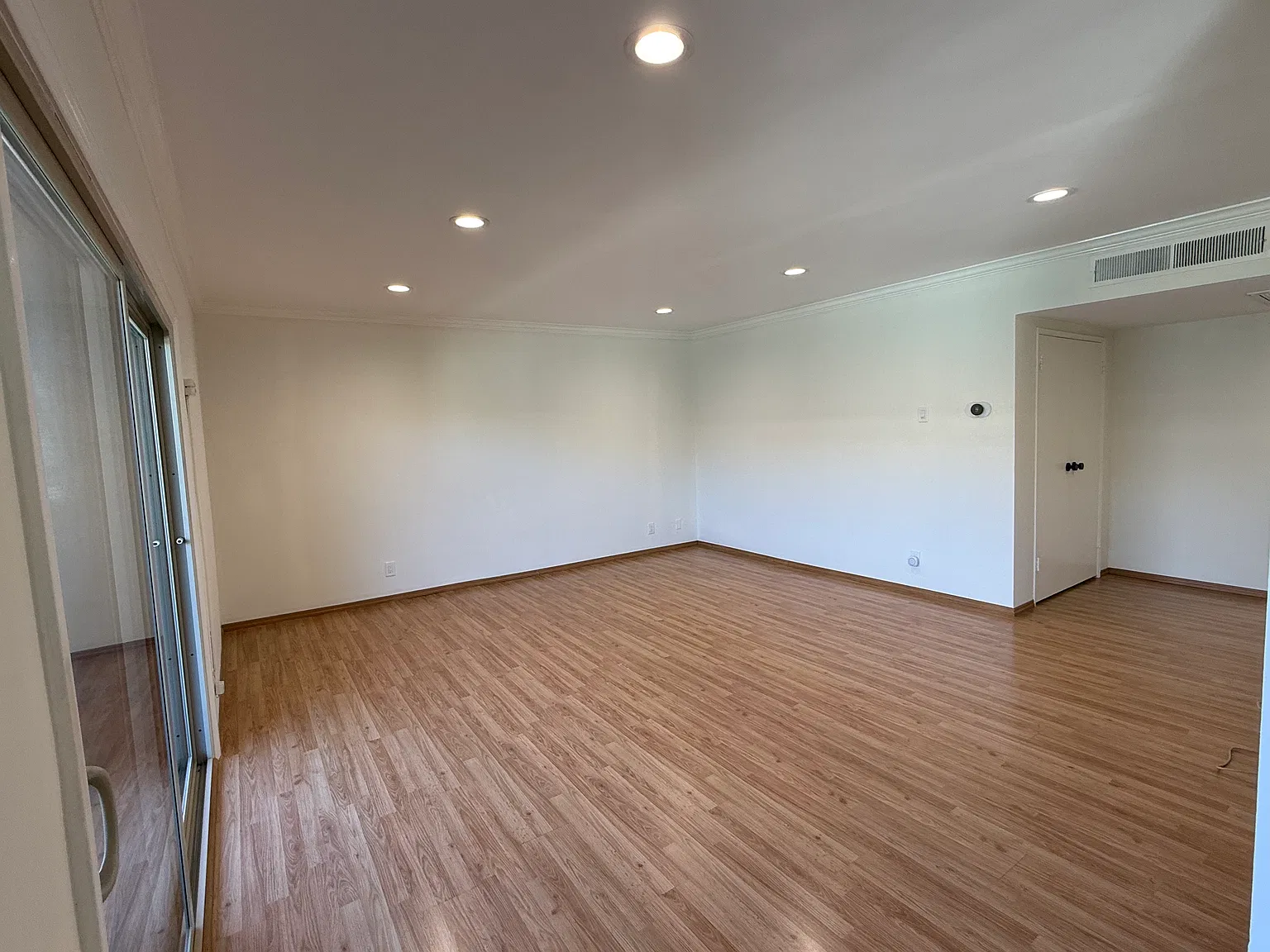 2 bed, 1024 sqft, $2,895 — Photo 3