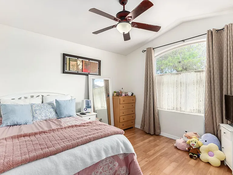 5203 E Wallace Ave — Photo 11