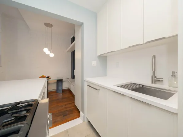 108 Pierrepont Street image 12 of 26