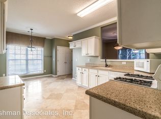 7020 Foxberry Ln, Roswell, GA 30075