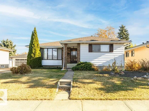 3515 73rd St NW, Edmonton, AB T6K 0M2