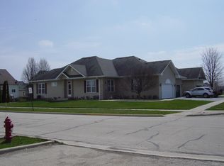 400 Forrest Ln, Genoa, IL 60135