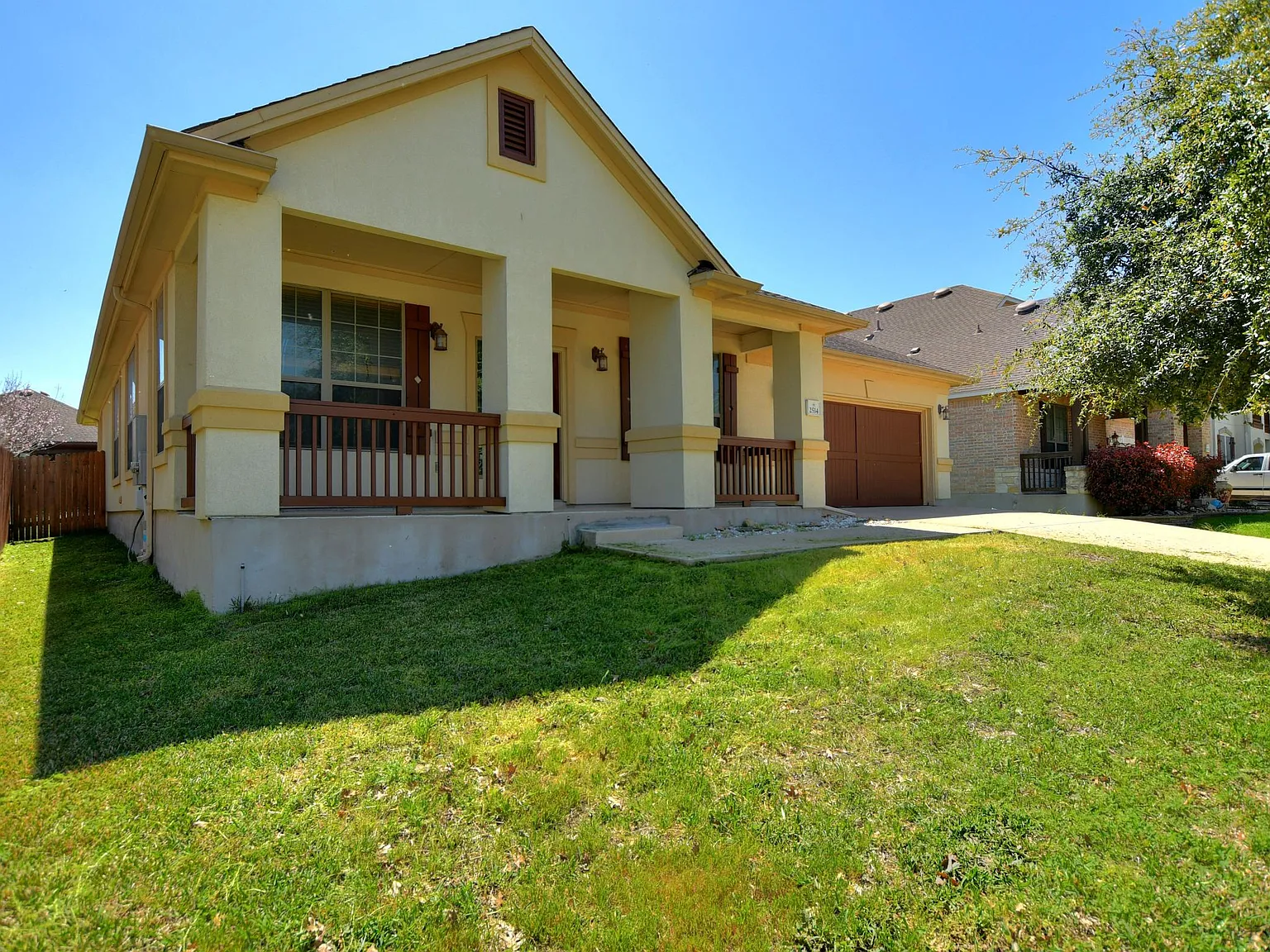 2514 Peterson Dr — Photo 2