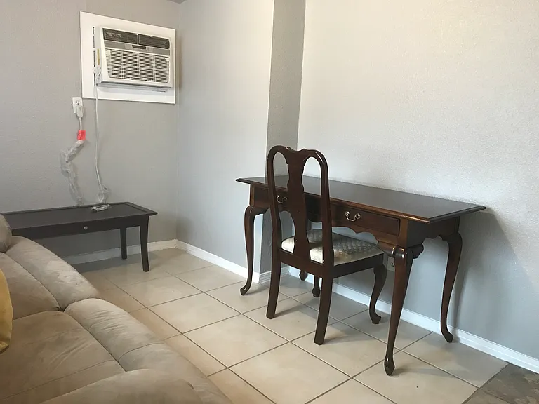 1101 Burleson St #A — Photo 5