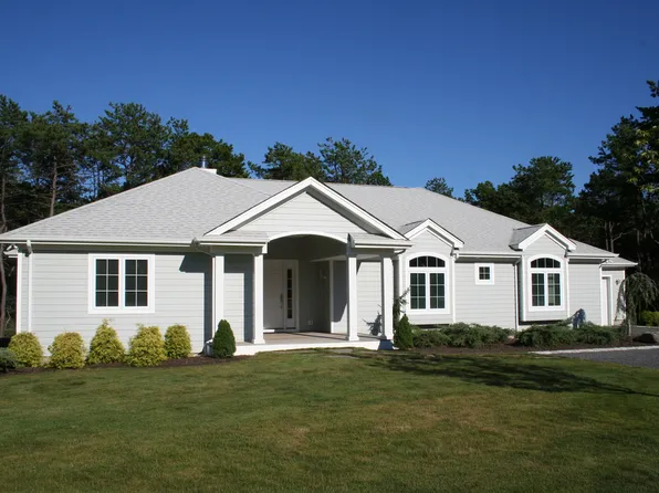 https://photos.zillowstatic.com/fp/3015eeba77b52fe4edd011236ec9bcd8-p_e.webp